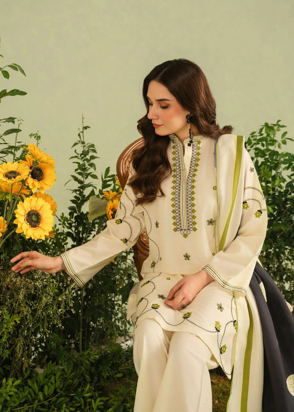 Elmira Embroidered 3pc